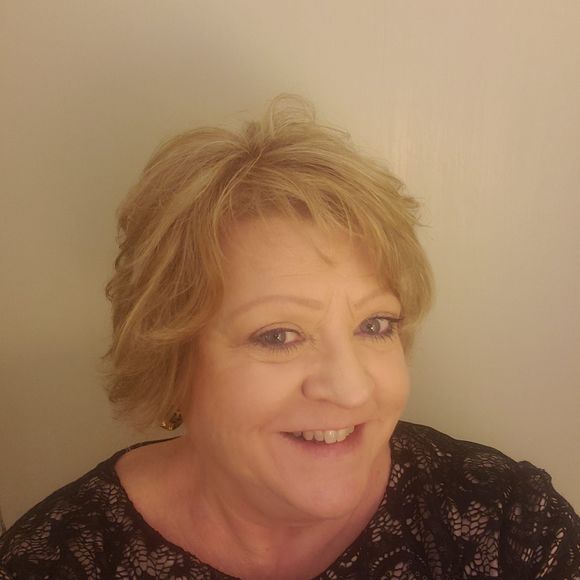 Meet your Posher, Robin - Picture 1 of 1